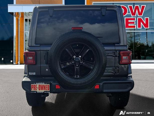 2020 Jeep Wrangler Sahara Altitude 4x4 | No Reported Accidents! image 5