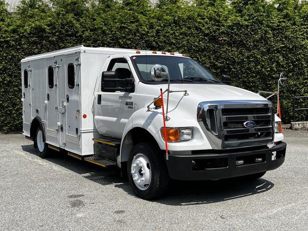 2011 Ford F-650 Pro Loader Ex-Sheriff Van Cummins Diesel Service Truck 2WD image 1