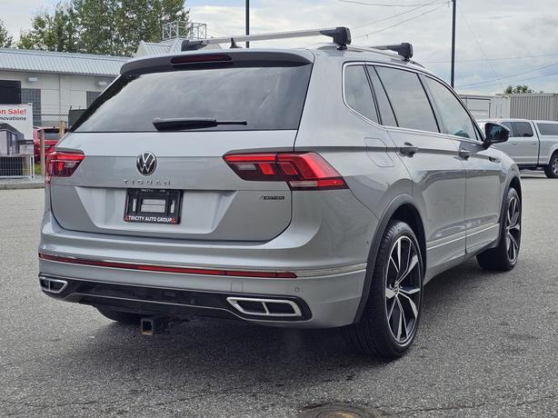 2022 Volkswagen Tiguan Highline R-Line - Sunroof, 7 Seats, No Accidents image 5