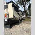 Used 2014 Fleetwood RV Bounder 33C thumbnail image 4