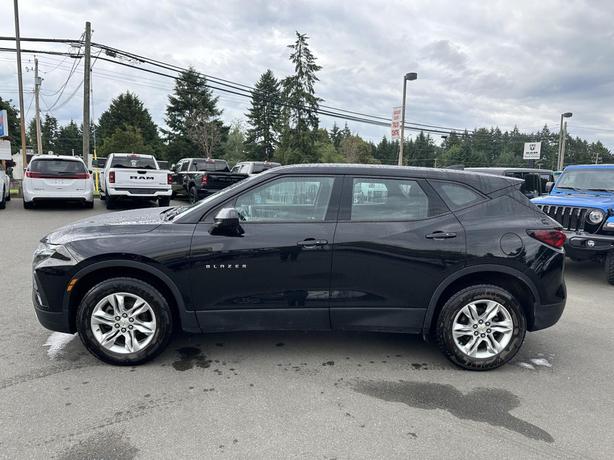 2019 Chevrolet Blazer Base image 2