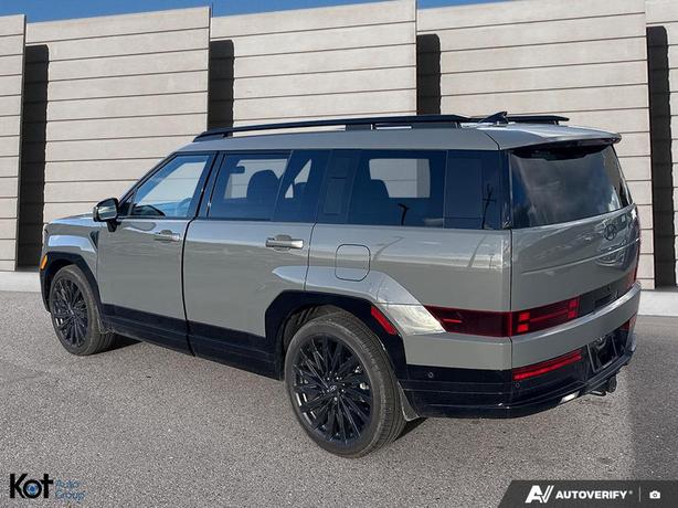 2025 Hyundai Santa Fe Ultimate Calligraphy FULLY LOADED! LEATHER! SUNROOF! BLIND image 4