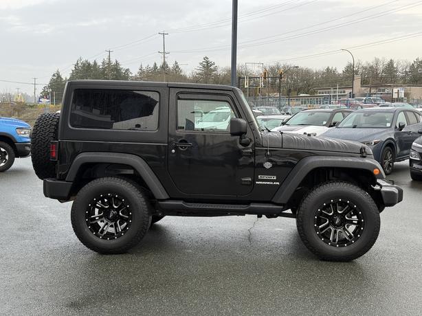 2017 Jeep Wrangler SPORT 4WD- No Accidents, Low Kilometers & BC local image 5