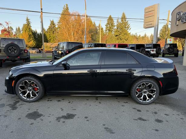 2018 Chrysler 300 300s image 2