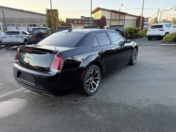2018 Chrysler 300 300s image 5