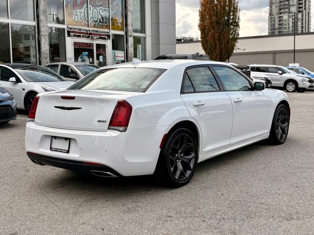 2023 Chrysler 300 Touring L - No Accidents, Leather, Navigation image 6