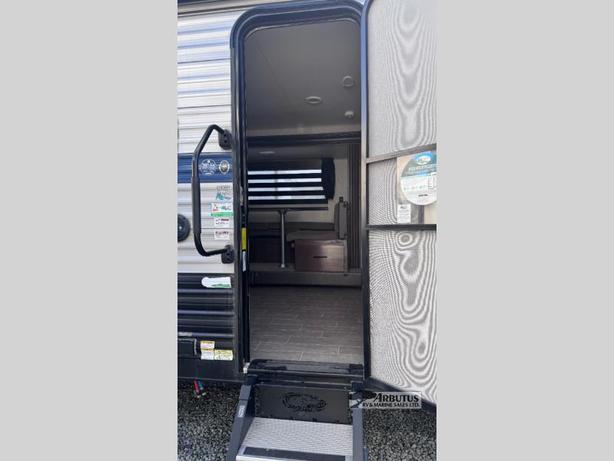 Used 2020 Forest River RV Cherokee Grey Wolf 23DBH image 7