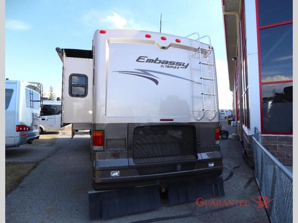 Used 2005 Triple E Embassy 371FB image 5