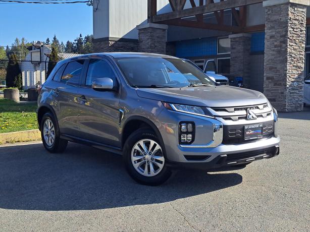 2021 Mitsubishi RVR - 4WD, Heated Seats image 4