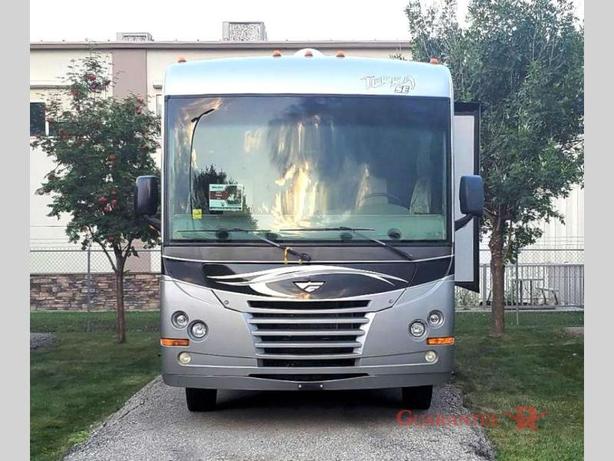 Used 2015 Fleetwood RV Terra SE 31C image 2