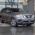 2019 Nissan Pathfinder SV - No Accidents, 4x4, 7-Passenger thumbnail image 4