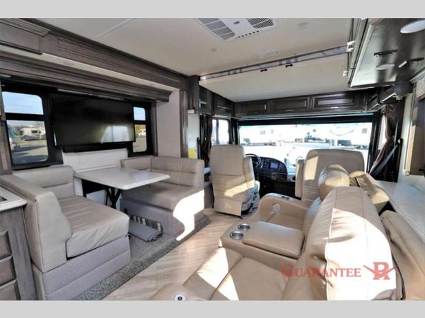 Used 2019 Fleetwood RV Pace Arrow 33D image 8