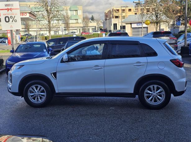 2023 Mitsubishi RVR SE - Apple Carplay, Android Auto, Heated Seats image 8