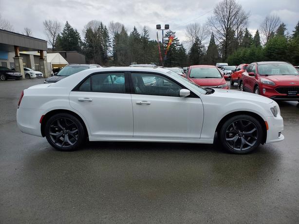 2023 Chrysler 300 Touring - No Accidents, Nav, Heated Seats image 5