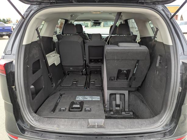 2023 Kia Carnival LX - No Accidents, Rear Climate, 8 Passenger image 8