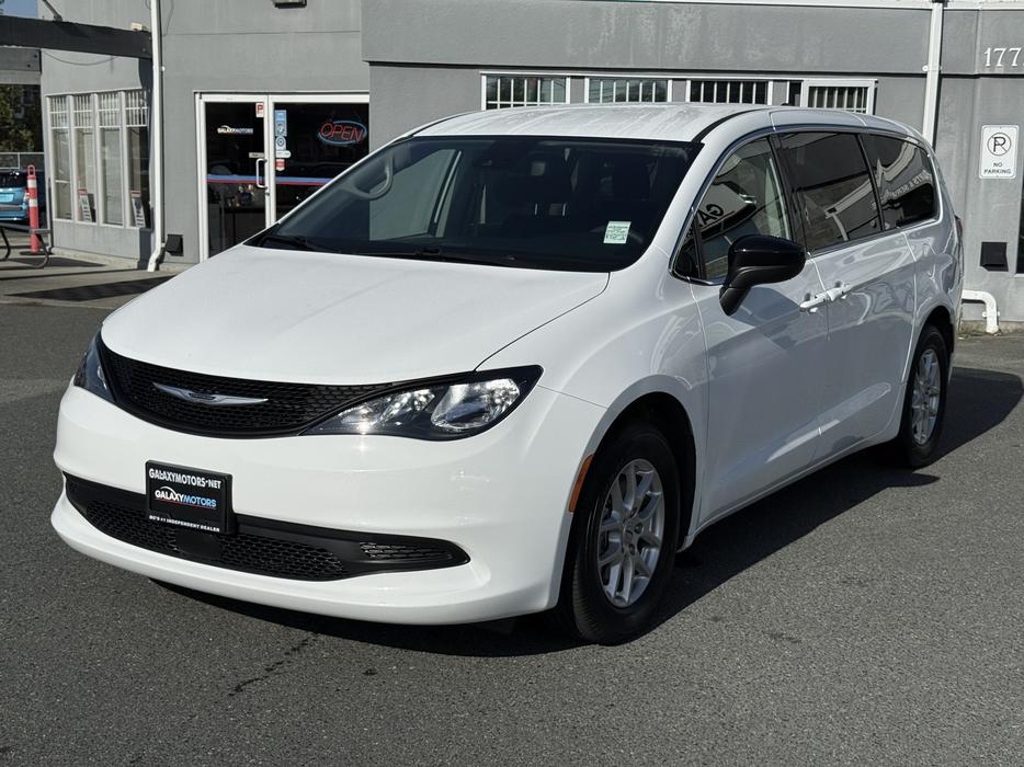 2024 Chrysler Grand Caravan SXT - No Accidents, BC Local & 3rd Row Seats display photo