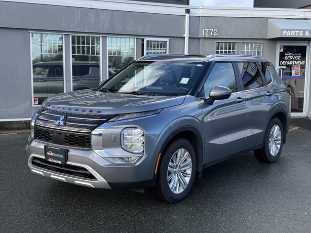 2024 Mitsubishi Outlander PHEV LE 4WD- No Accidents, BC Local & Low Kilometers image 1