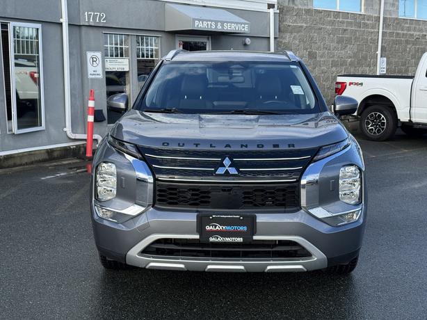 2024 Mitsubishi Outlander PHEV LE 4WD- No Accidents, BC Local & Low Kilometers image 3
