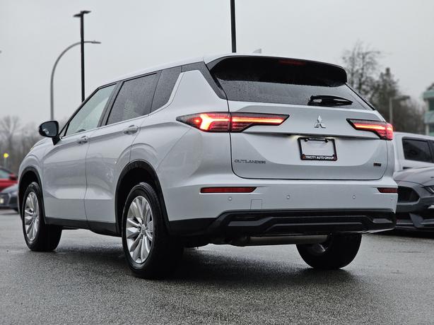 2025 Mitsubishi Outlander ES - Heated Seats, Apple Carplay/Android Auto image 4