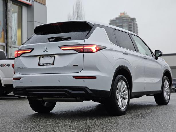 2025 Mitsubishi Outlander ES - Heated Seats, Apple Carplay/Android Auto image 6