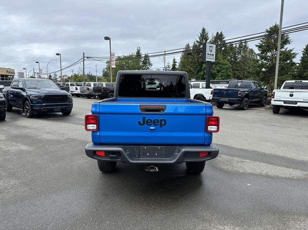 2023 Jeep Gladiator Willys image 4