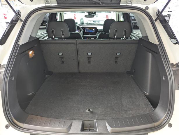 2025 Chevrolet TrailBlazer LT - No Accidents, AWD, Heated Seats image 8