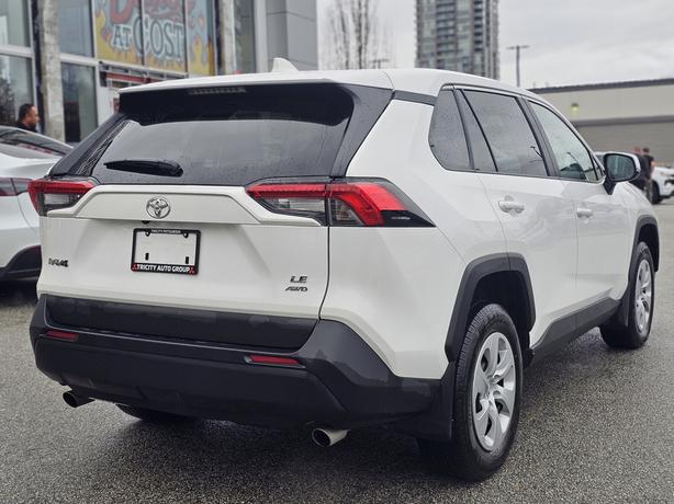 2024 Toyota RAV4 LE - No Accidents, Lane Departure Warning image 5