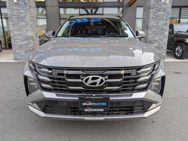 2025 Hyundai Tucson Preferred - No Accidents, AWD, Heated Seats image 3
