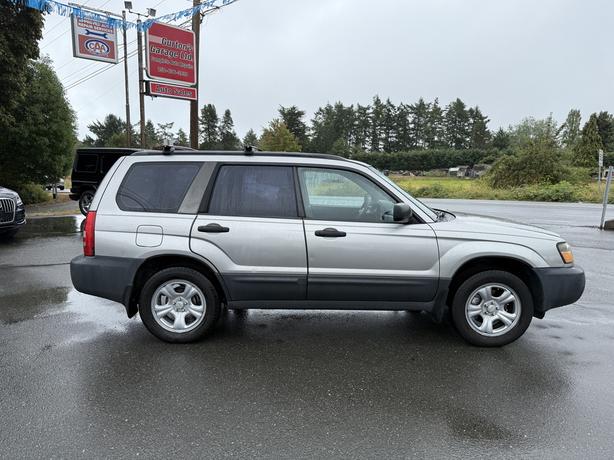 2005 Subaru Forester image 8