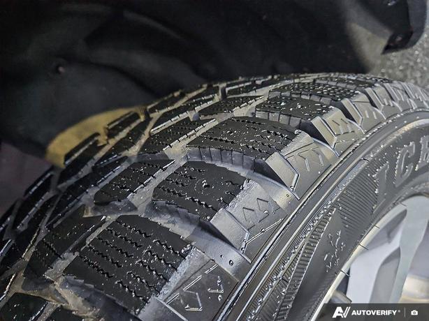 2023 Jeep Grand Cherokee 4xe 4x4 | One Owner | No Reported Accidents! image 7