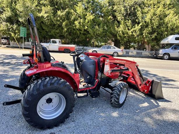 2024 Mahindra 1600 Series 1626 HST image 3