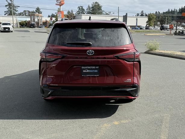 2023 Toyota Sienna XSE - Power Moonroof & Rear Dual Zone A/C image 7