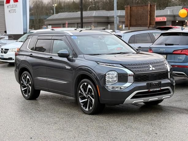 2024 Mitsubishi Outlander PHEV GT Premium - One Owner, No Accidents, Sunroof image 4
