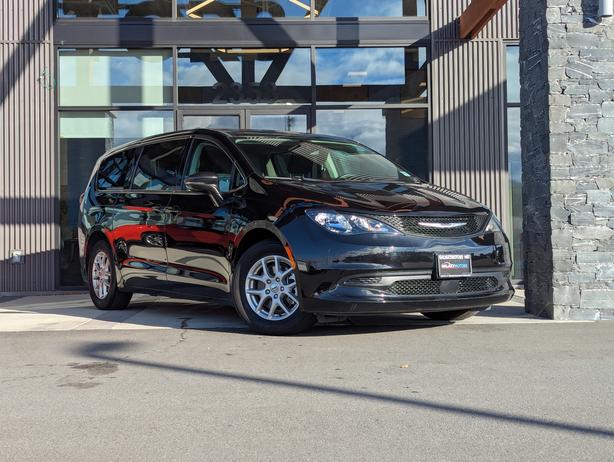 2024 Chrysler Grand Caravan SXT - No Accidents, Power Doors/Gate, Navigation image 4