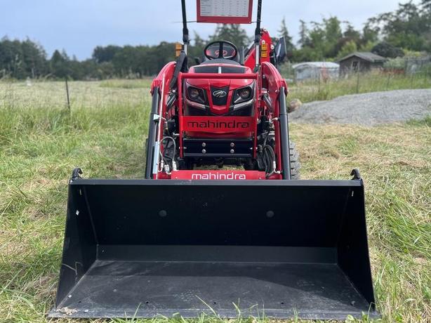 2024 Mahindra 2100 series 2126 HST image 2