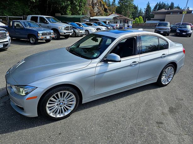 2014 BMW  328i xDrive image 3