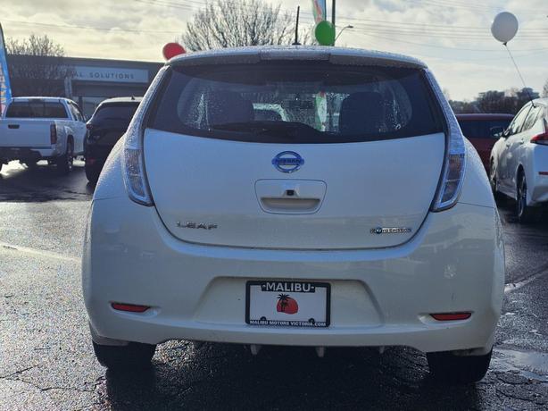 2015 Nissan LEAF 4dr HB S image 3