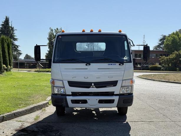 2015 Mitsubishi Fuso FE Cab And Chassis  3 seater Diesel image 3