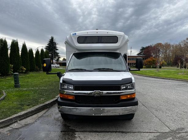 2017 Chevrolet Express G4500 22 Passenger Bus With Wheelchair Ramp Off Road Use  image 3