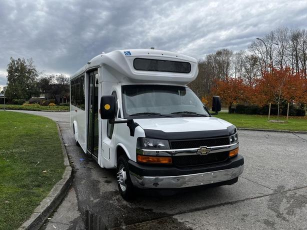 2017 Chevrolet Express G4500 22 Passenger Bus With Wheelchair Ramp Off Road Use  image 2