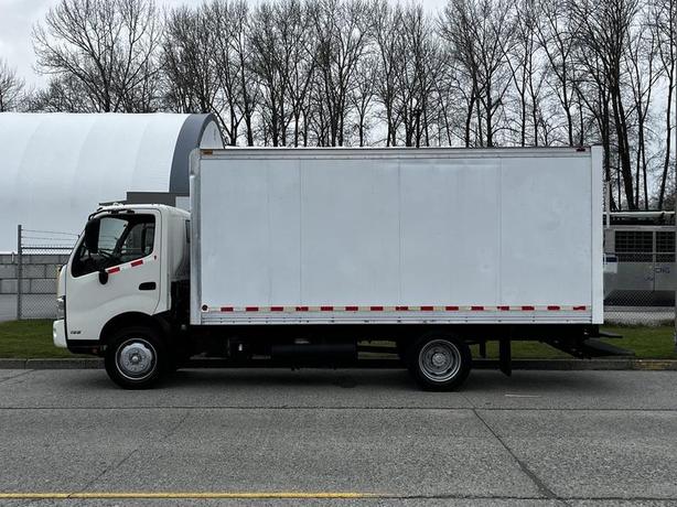 2013 Hino 195 Silver Knight 16 Foot Cube Van Diesel image 6