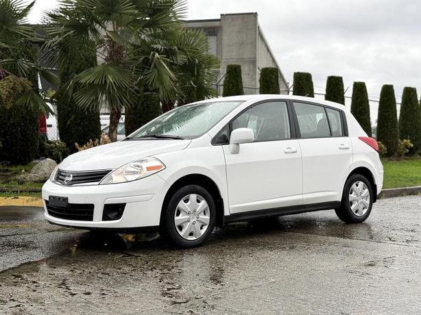 2012 Nissan Versa 1.8 S Hatchback image 5