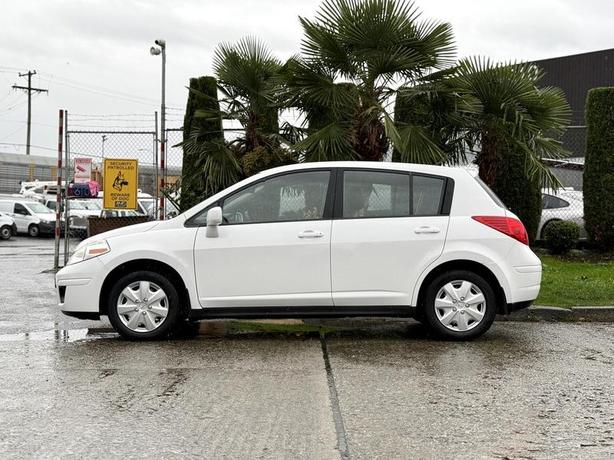2012 Nissan Versa 1.8 S Hatchback image 6