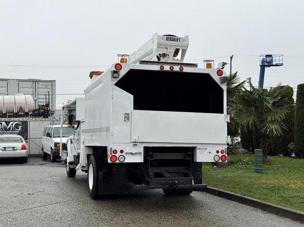 2015 Ford F750 XLT Super Duty Cummins Versalift Bucket Truck with 11-Foot Dump image 8