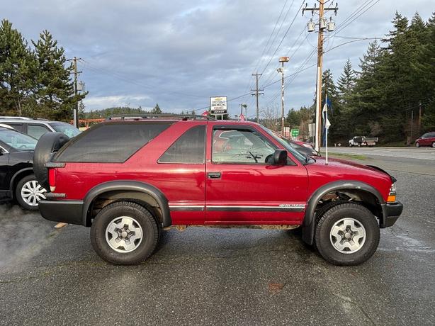 2000 Chevrolet  Blazer LS 2 Dr new AC power options very clean no rust. image 4