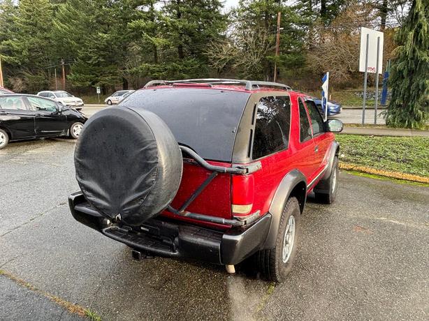 2000 Chevrolet  Blazer LS 2 Dr new AC power options very clean no rust. image 5