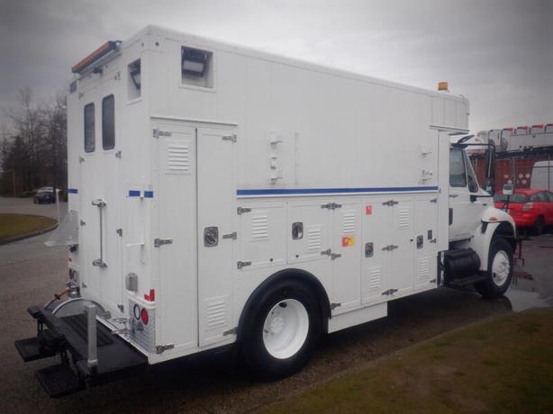 2010 International 4400 Service Work Shop Truck Diesel image 7