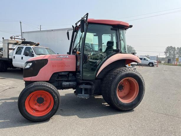2010 Kubota M6040 4 wheel drive Farm Tractor Diesel image 2