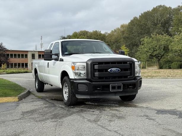 2011 Ford F-250 SD XL SuperCab 2WD Long Box Work Truck image 2