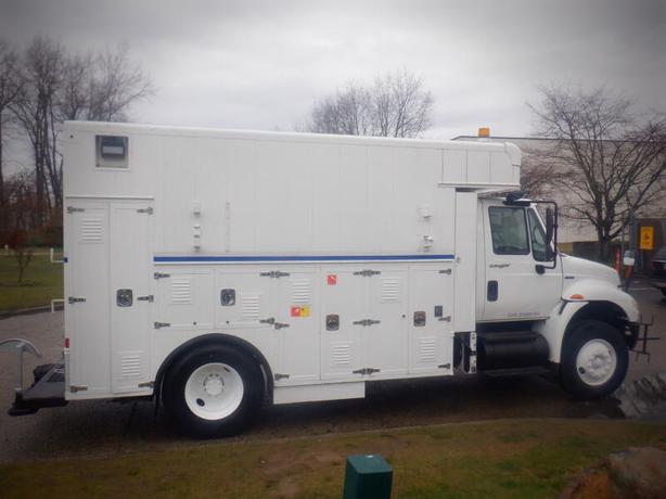 2010 International 4400 Service Work Shop Truck Diesel image 6